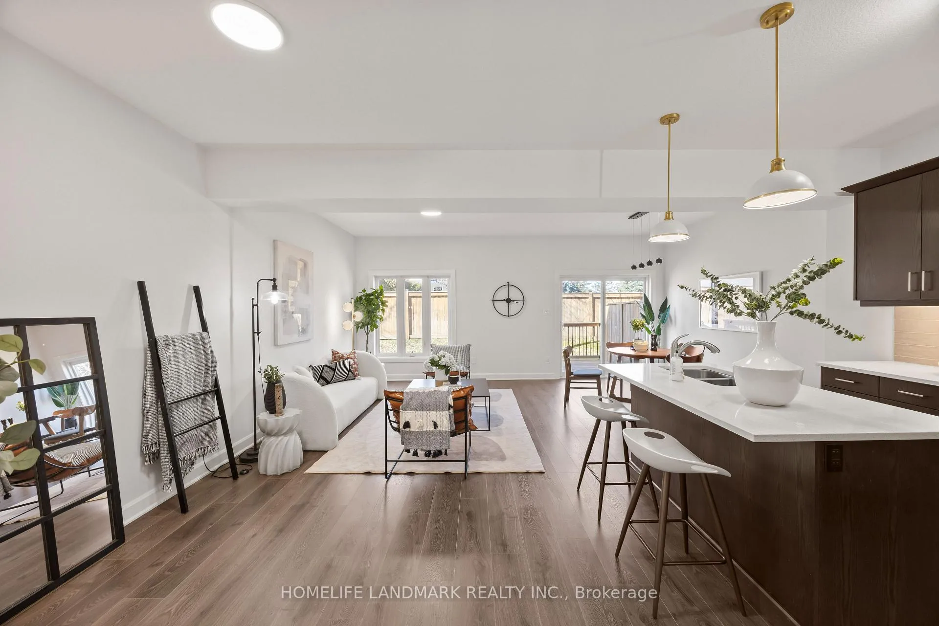 Photo 7 of Unit 38, 2491 Tokala Trail, London, North S — HOMEH