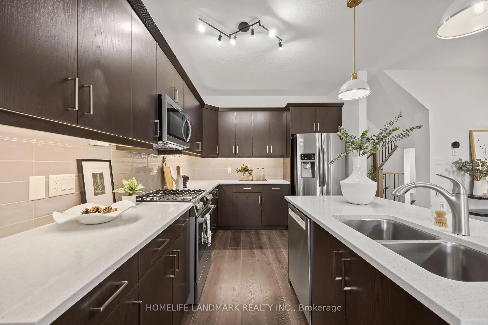 Photo 10 of Unit 38, 2491 Tokala Trail, London, North S — HOMEH