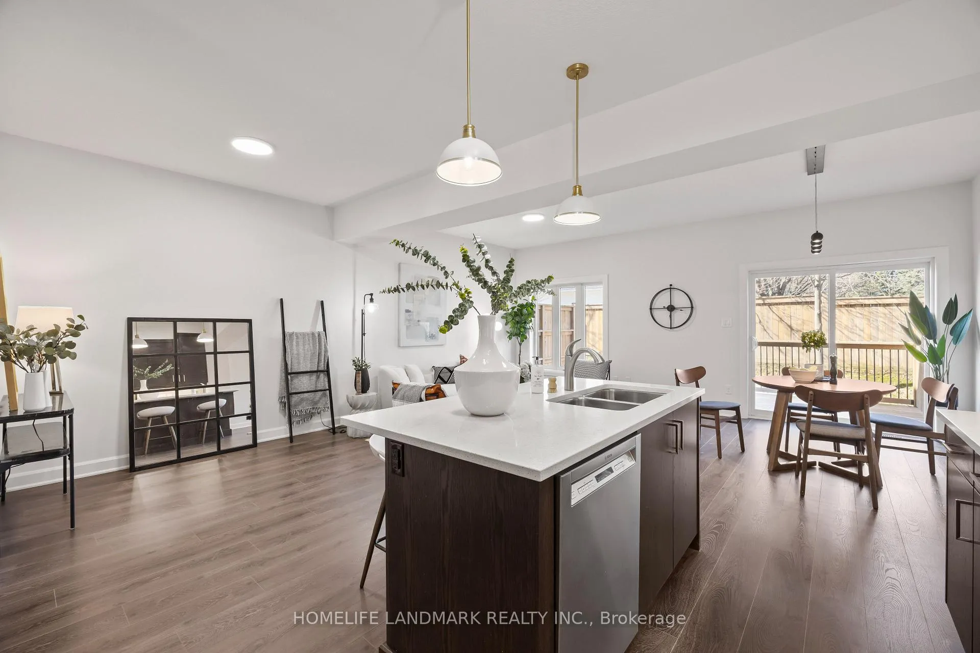 Photo 11 of Unit 38, 2491 Tokala Trail, London, North S — HOMEH