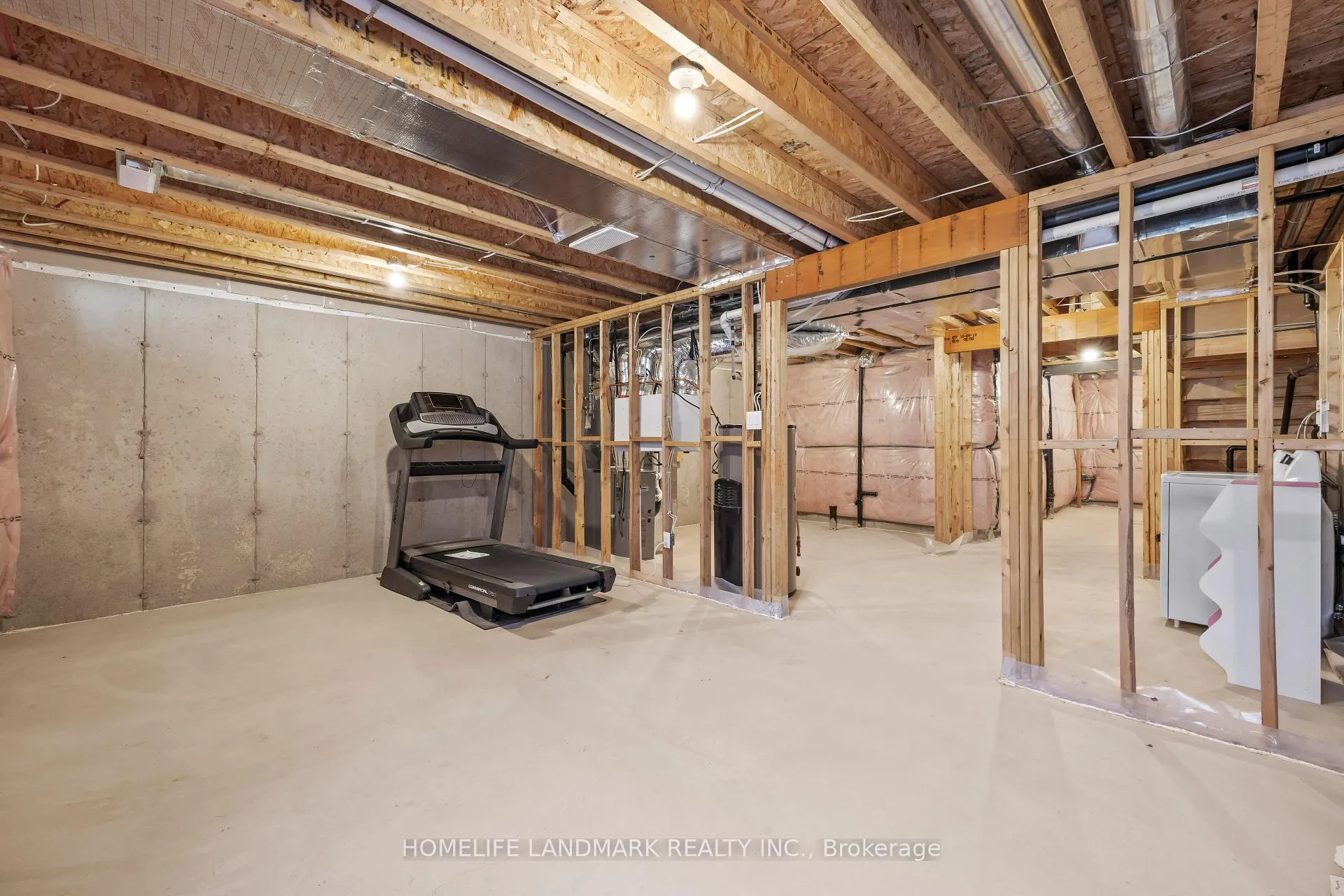 Photo 32 of Unit 38, 2491 Tokala Trail, London, North S — HOMEH