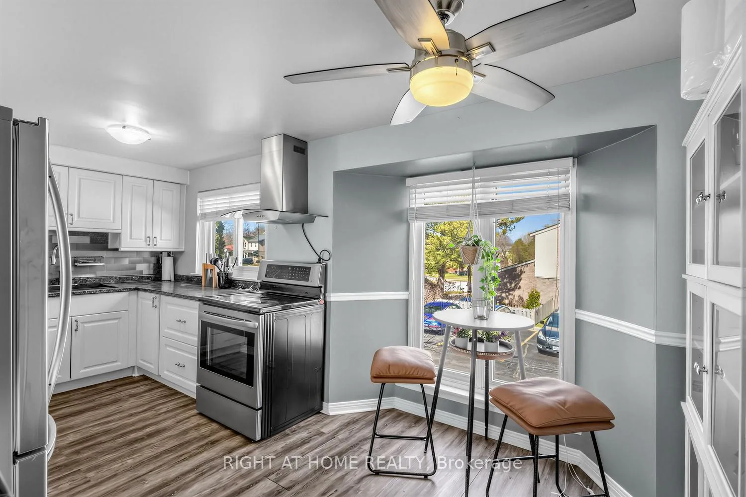 Photo 9 of Unit 3, 2 Worton Avenue, Guelph, Willow West/Sugarbush/West Acres — HOMEH