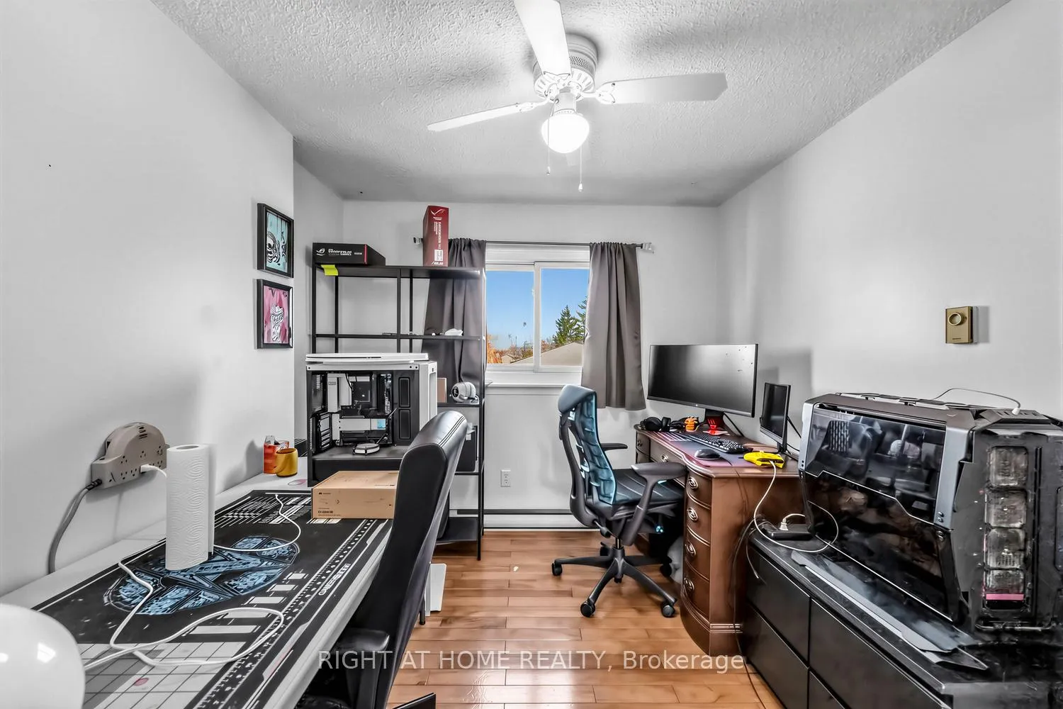 Photo 16 of Unit 3, 2 Worton Avenue, Guelph, Willow West/Sugarbush/West Acres — HOMEH