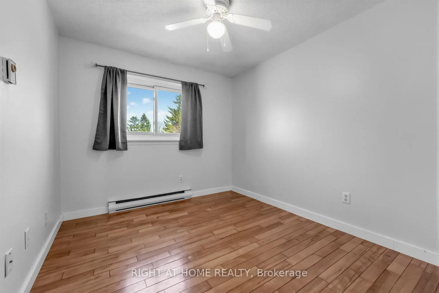 Photo 17 of Unit 3, 2 Worton Avenue, Guelph, Willow West/Sugarbush/West Acres — HOMEH
