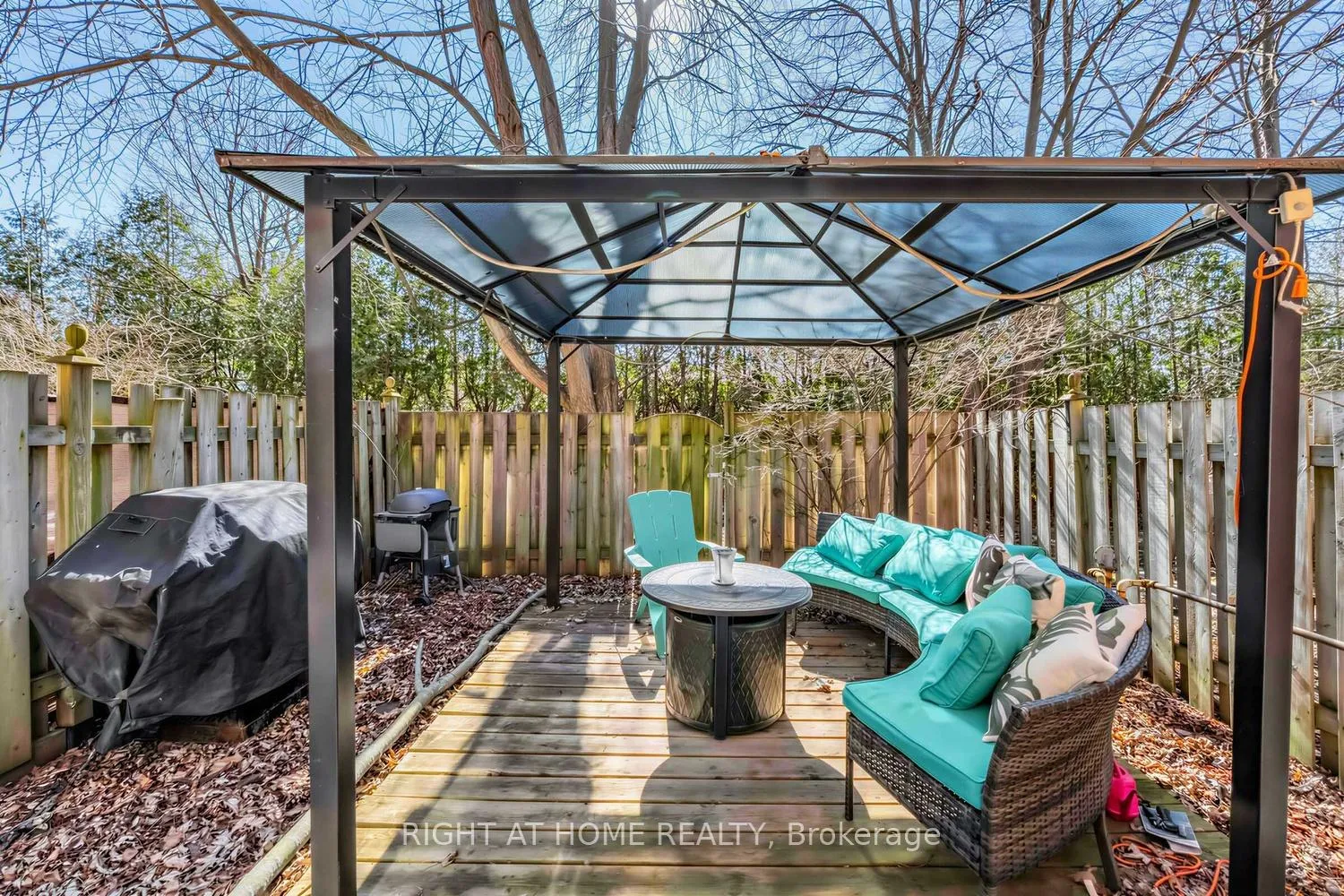 Photo 22 of Unit 3, 2 Worton Avenue, Guelph, Willow West/Sugarbush/West Acres — HOMEH