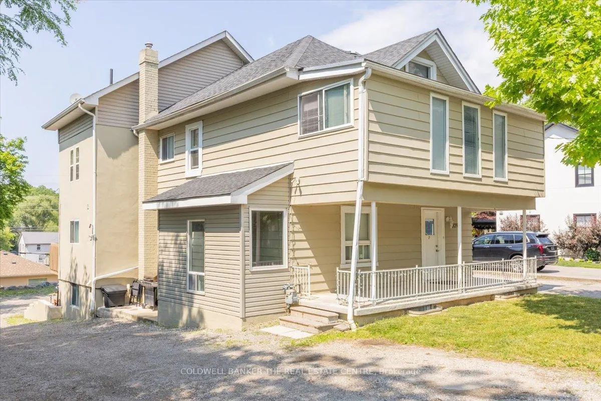Photo 12 of 379 Simcoe Street, Newmarket, Central Newmarket — HOMEH