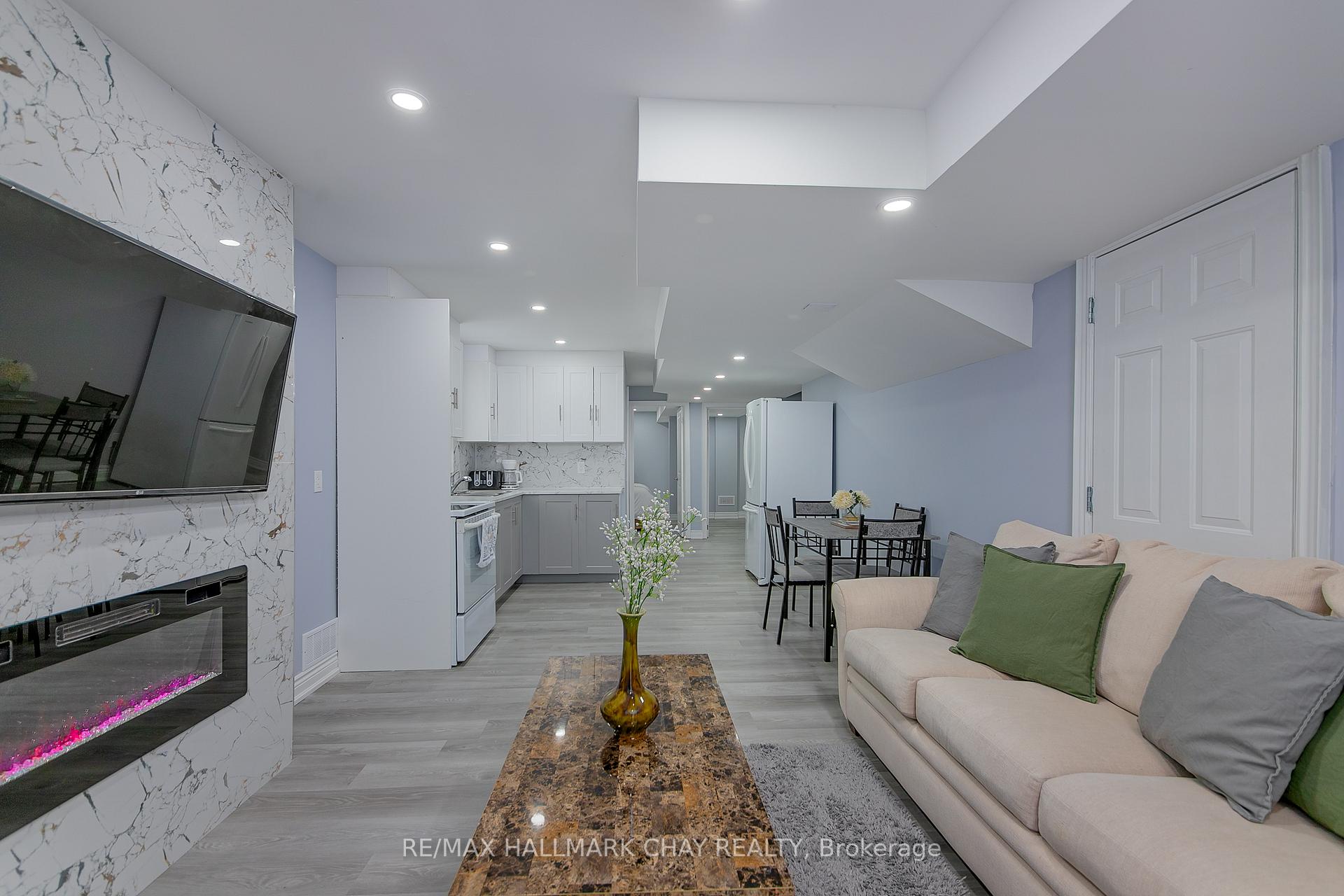 Photo 4 of Unit B1, 896 John Street, Innisfil, Churchill — HOMEH