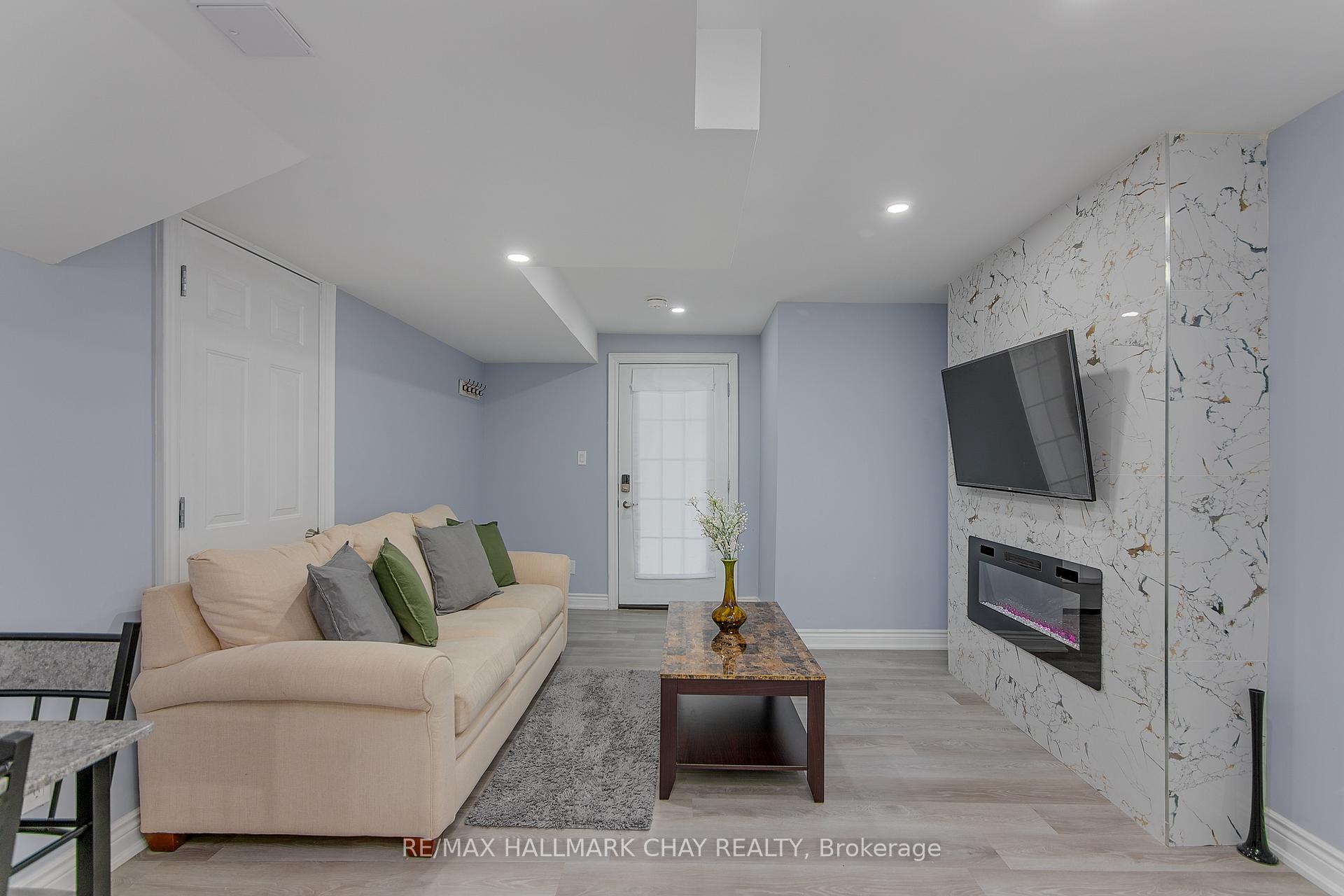 Photo 5 of Unit B1, 896 John Street, Innisfil, Churchill — HOMEH