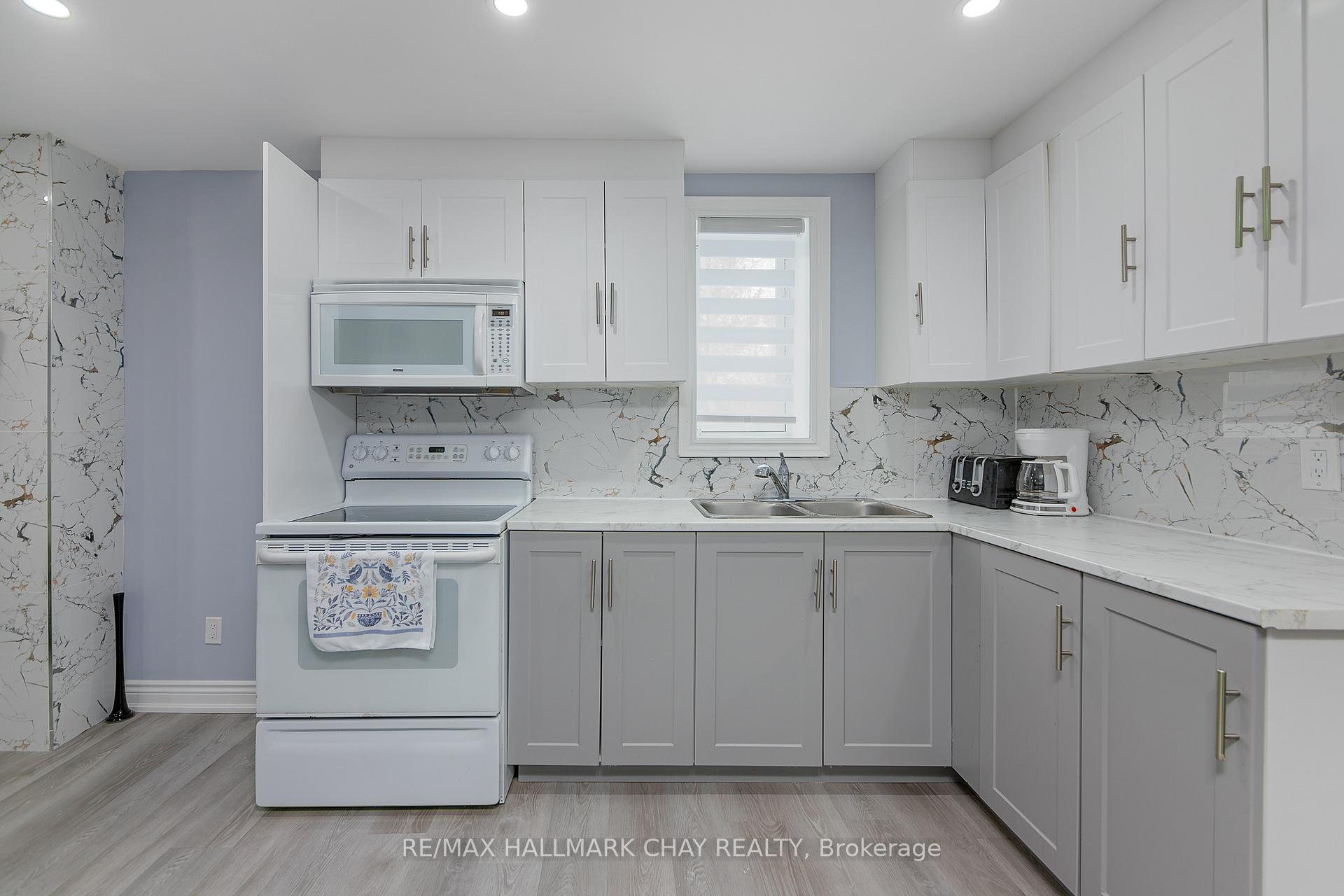 Photo 13 of Unit B1, 896 John Street, Innisfil, Churchill — HOMEH