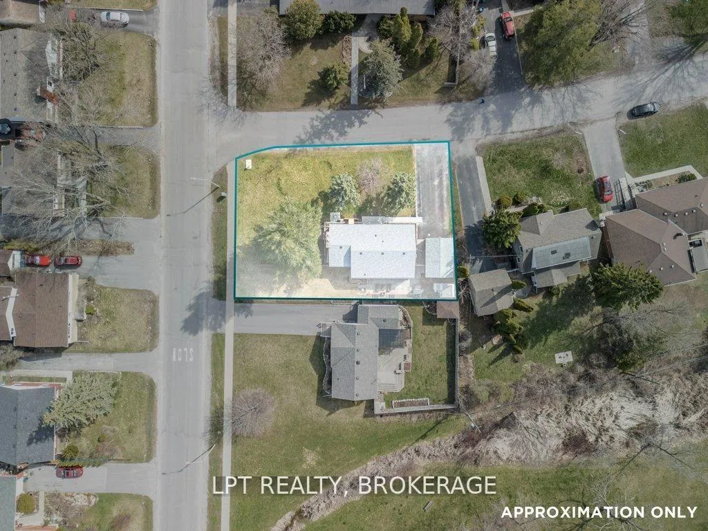 Photo 5 of 9 Elizabeth Avenue, Kingston, West of Sir John A. Blvd — HOMEH