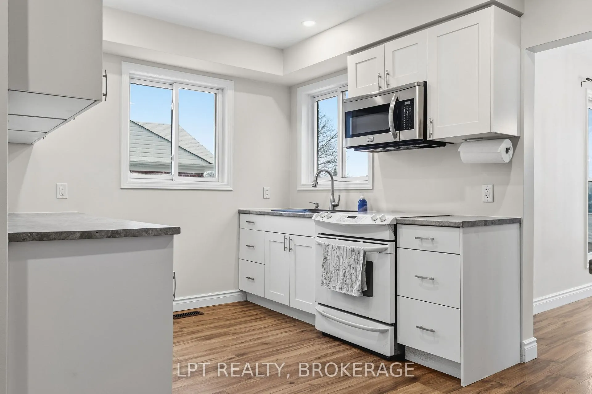 Photo 10 of 9 Elizabeth Avenue, Kingston, West of Sir John A. Blvd — HOMEH