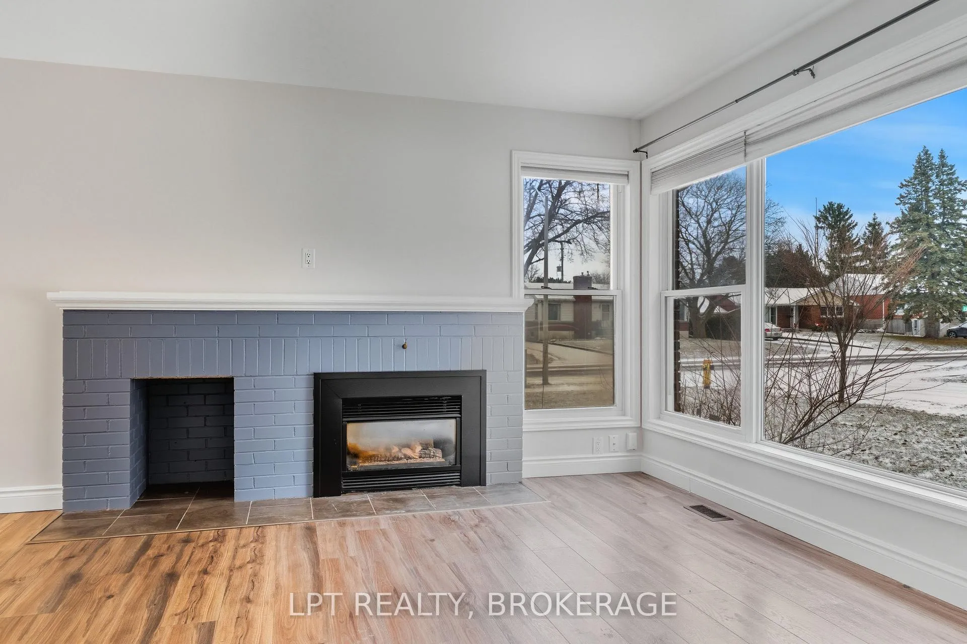 Photo 15 of 9 Elizabeth Avenue, Kingston, West of Sir John A. Blvd — HOMEH