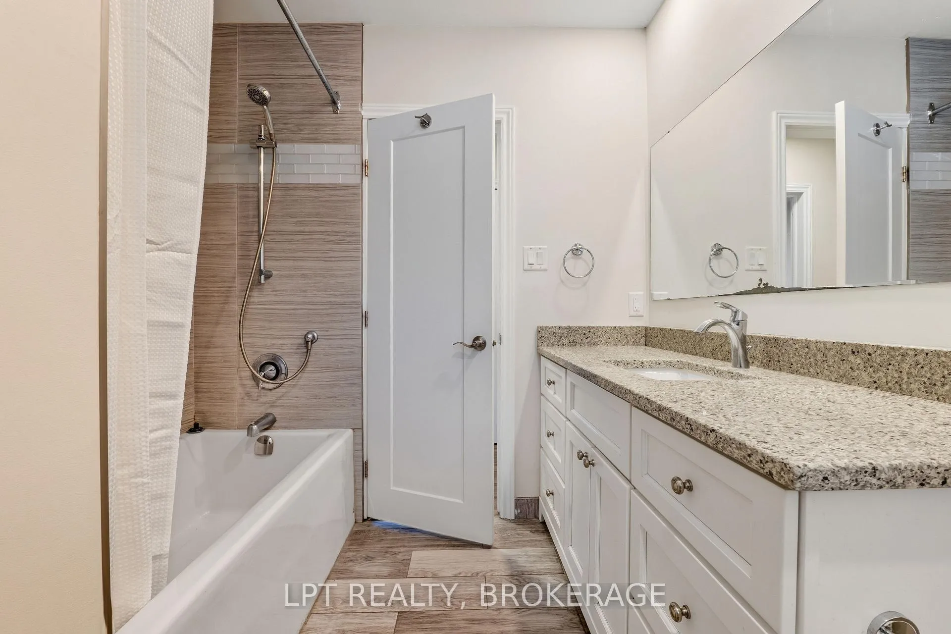 Photo 20 of 9 Elizabeth Avenue, Kingston, West of Sir John A. Blvd — HOMEH