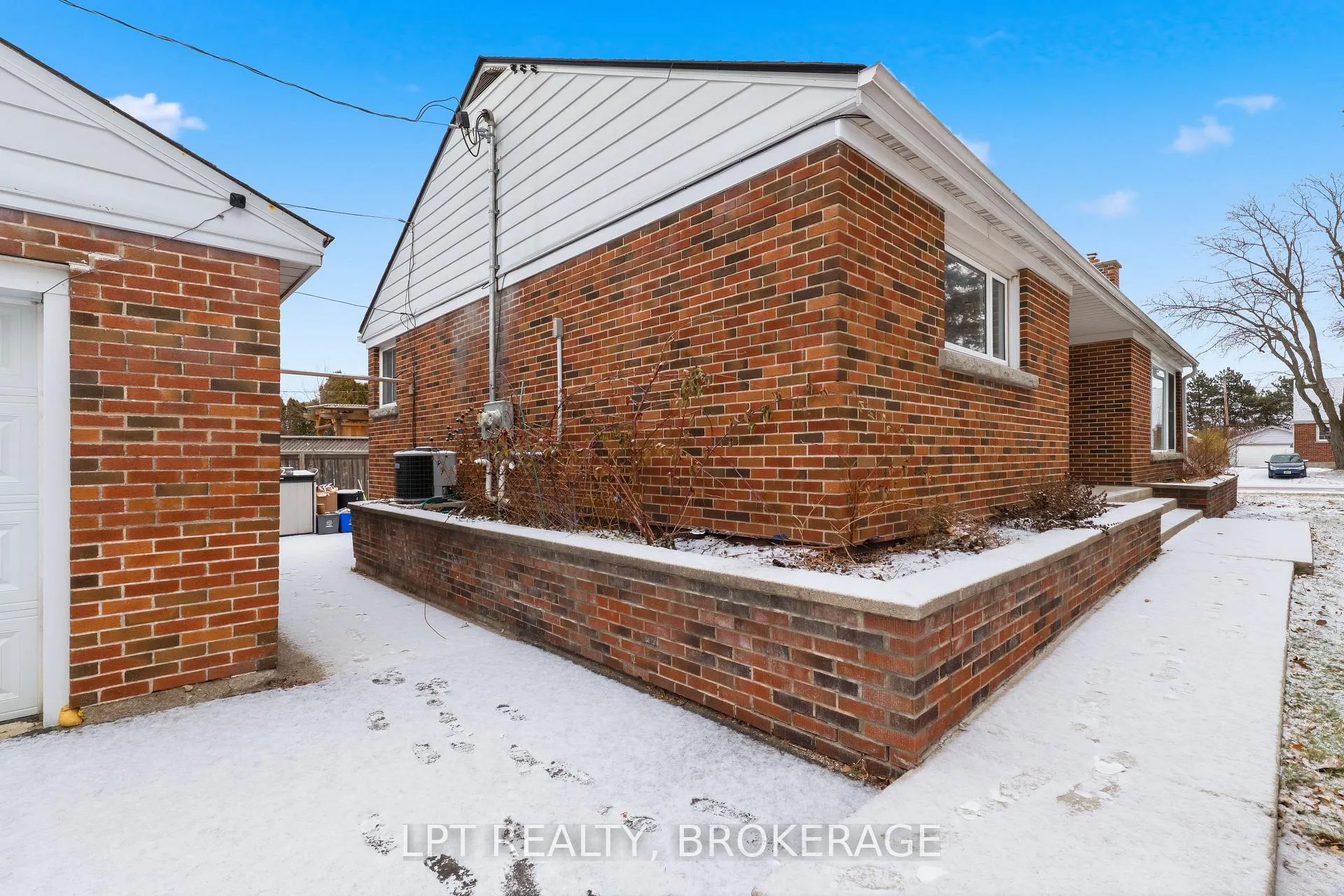 Photo 29 of 9 Elizabeth Avenue, Kingston, West of Sir John A. Blvd — HOMEH
