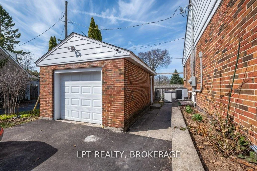 Photo 31 of 9 Elizabeth Avenue, Kingston, West of Sir John A. Blvd — HOMEH