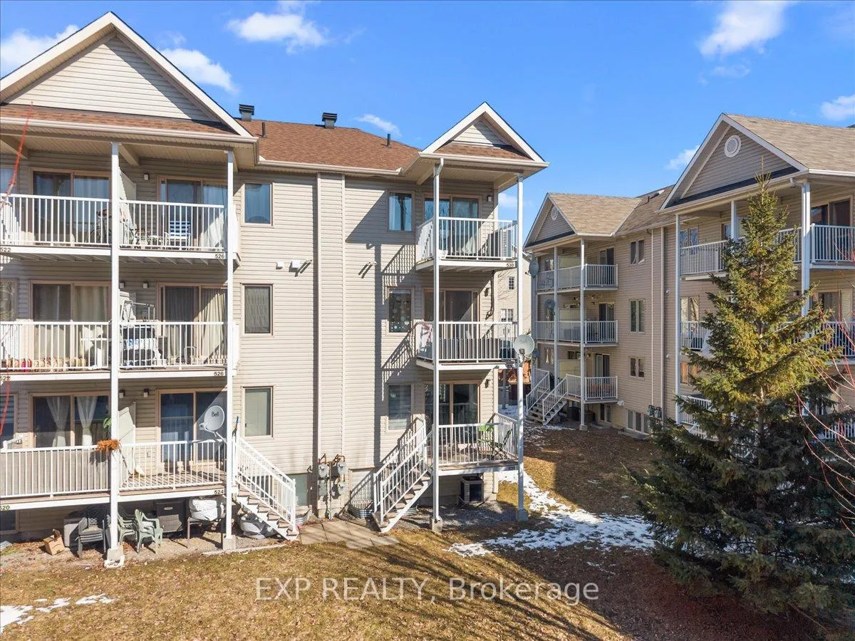 Photo 2 of 528 Reardon Private, Ottawa, Heron Gate/Industrial Park — HOMEH