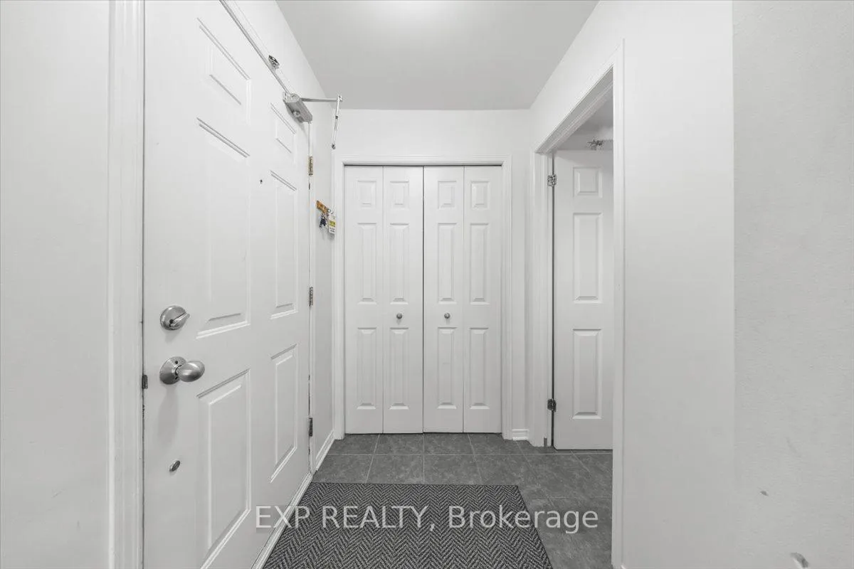 Photo 3 of 528 Reardon Private, Ottawa, Heron Gate/Industrial Park — HOMEH