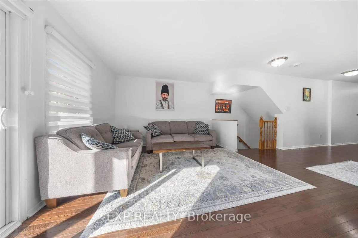 Photo 11 of 528 Reardon Private, Ottawa, Heron Gate/Industrial Park — HOMEH
