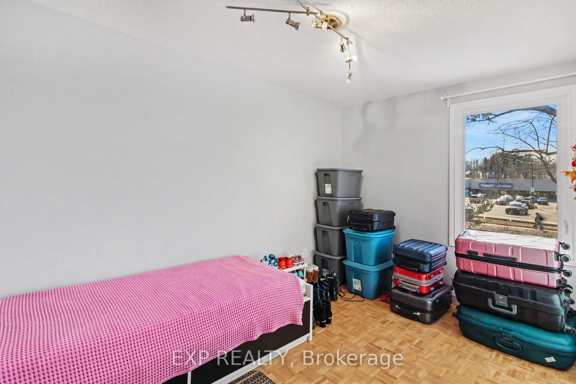 Photo 20 of 2332 Ogilvie Road, Ottawa, Beacon Hill North — HOMEH
