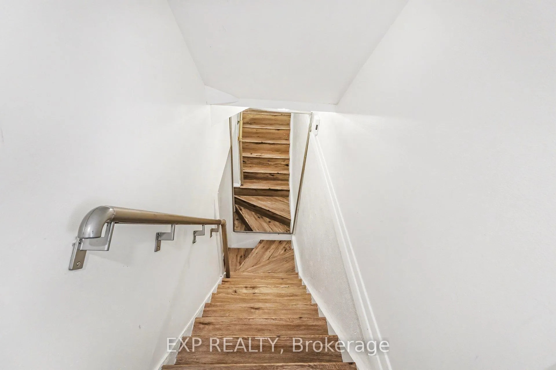 Photo 26 of 2332 Ogilvie Road, Ottawa, Beacon Hill North — HOMEH