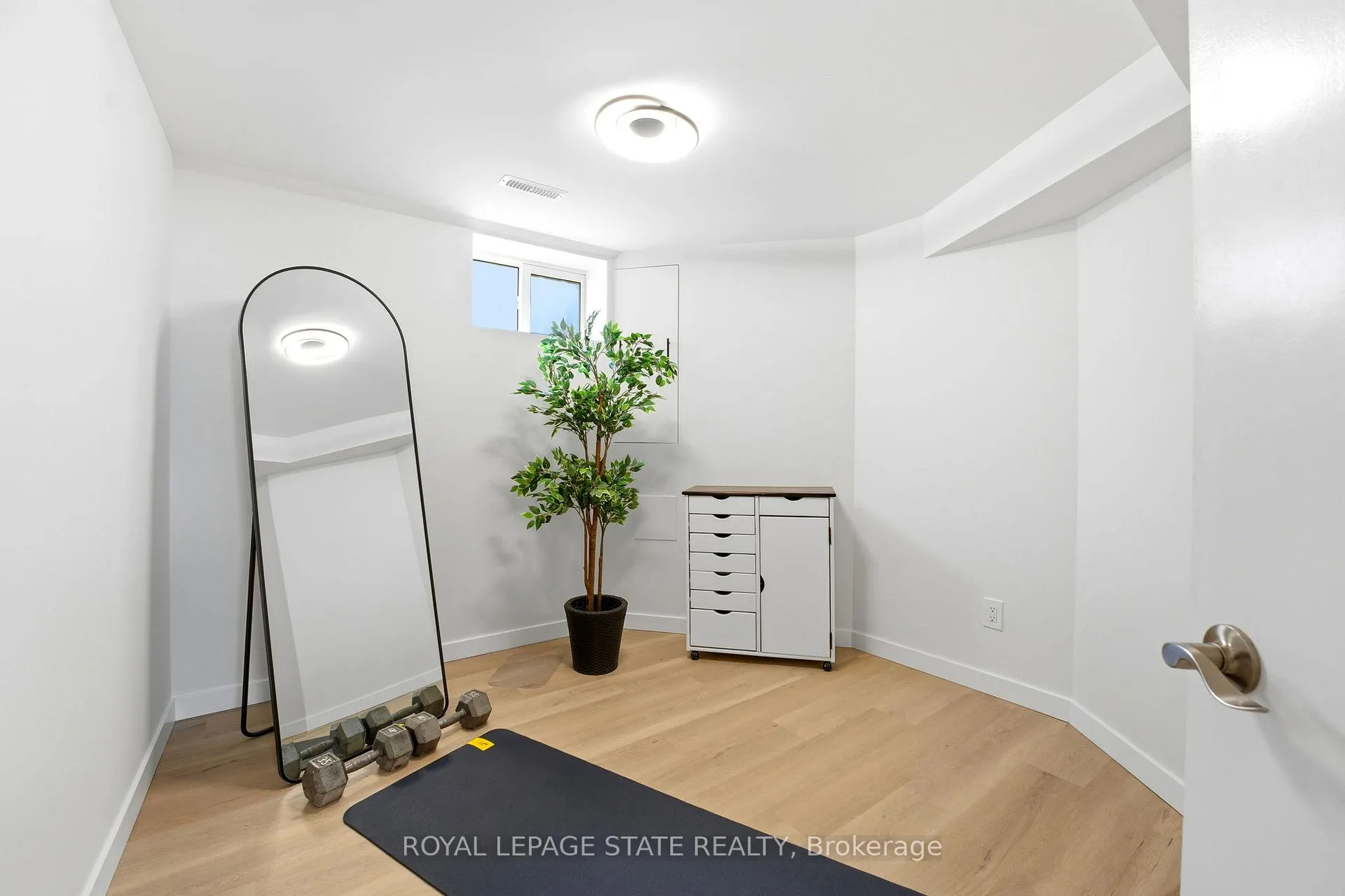 Photo 19 of 957 Queensdale Avenue E, Hamilton, Sunninghill — HOMEH