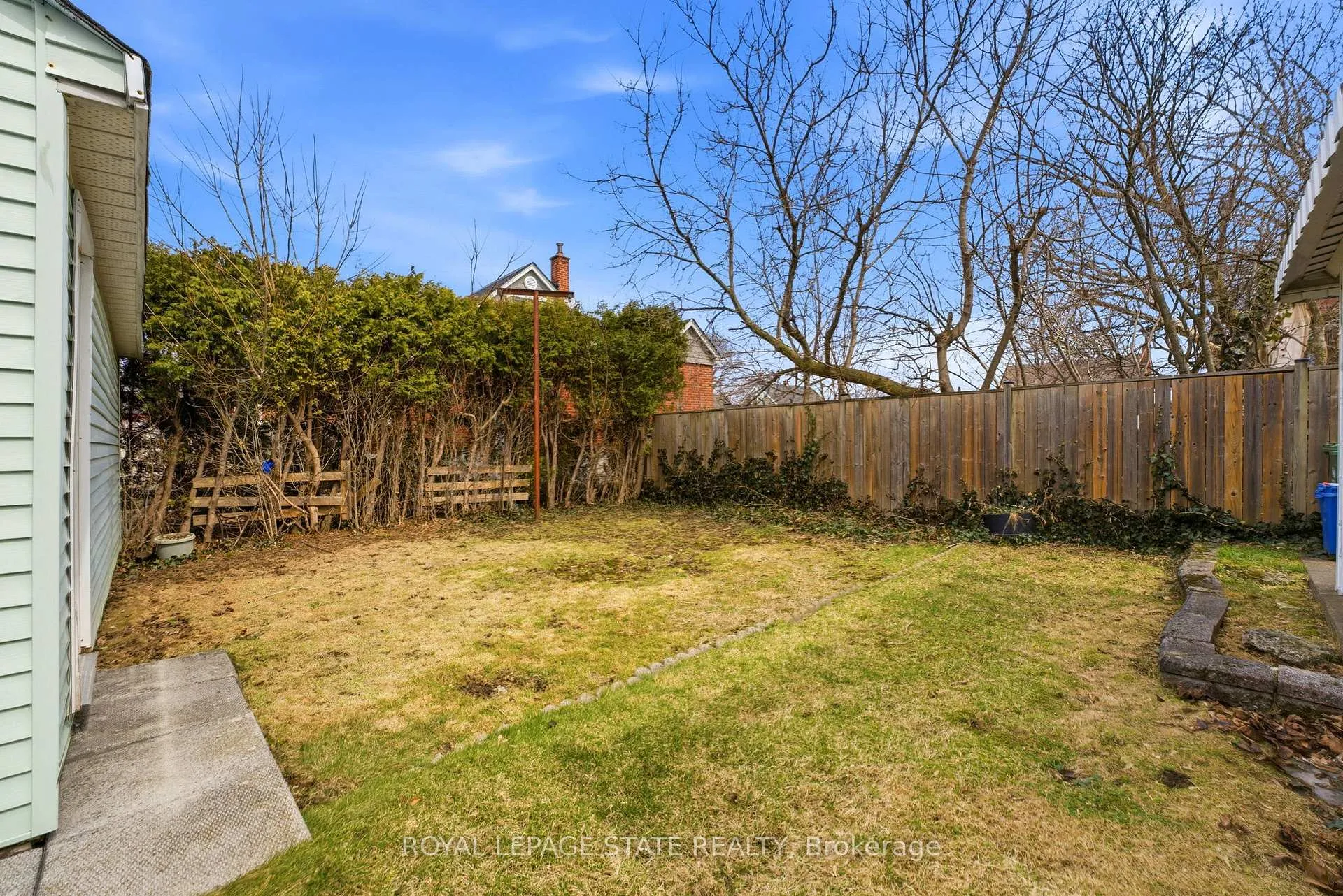 Photo 25 of 957 Queensdale Avenue E, Hamilton, Sunninghill — HOMEH