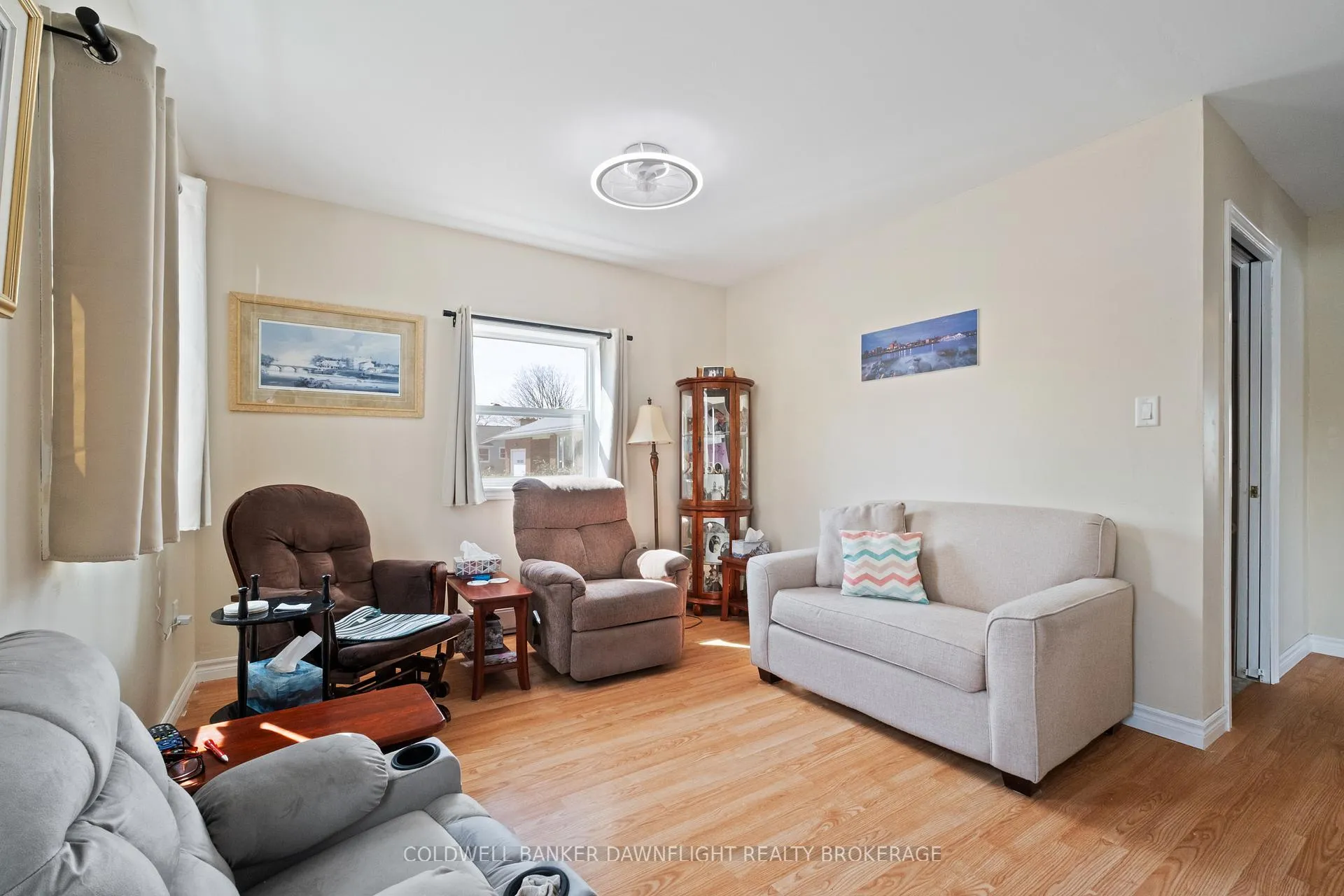 Photo 5 of 18 Bismark Street, Bluewater, Zurich — HOMEH