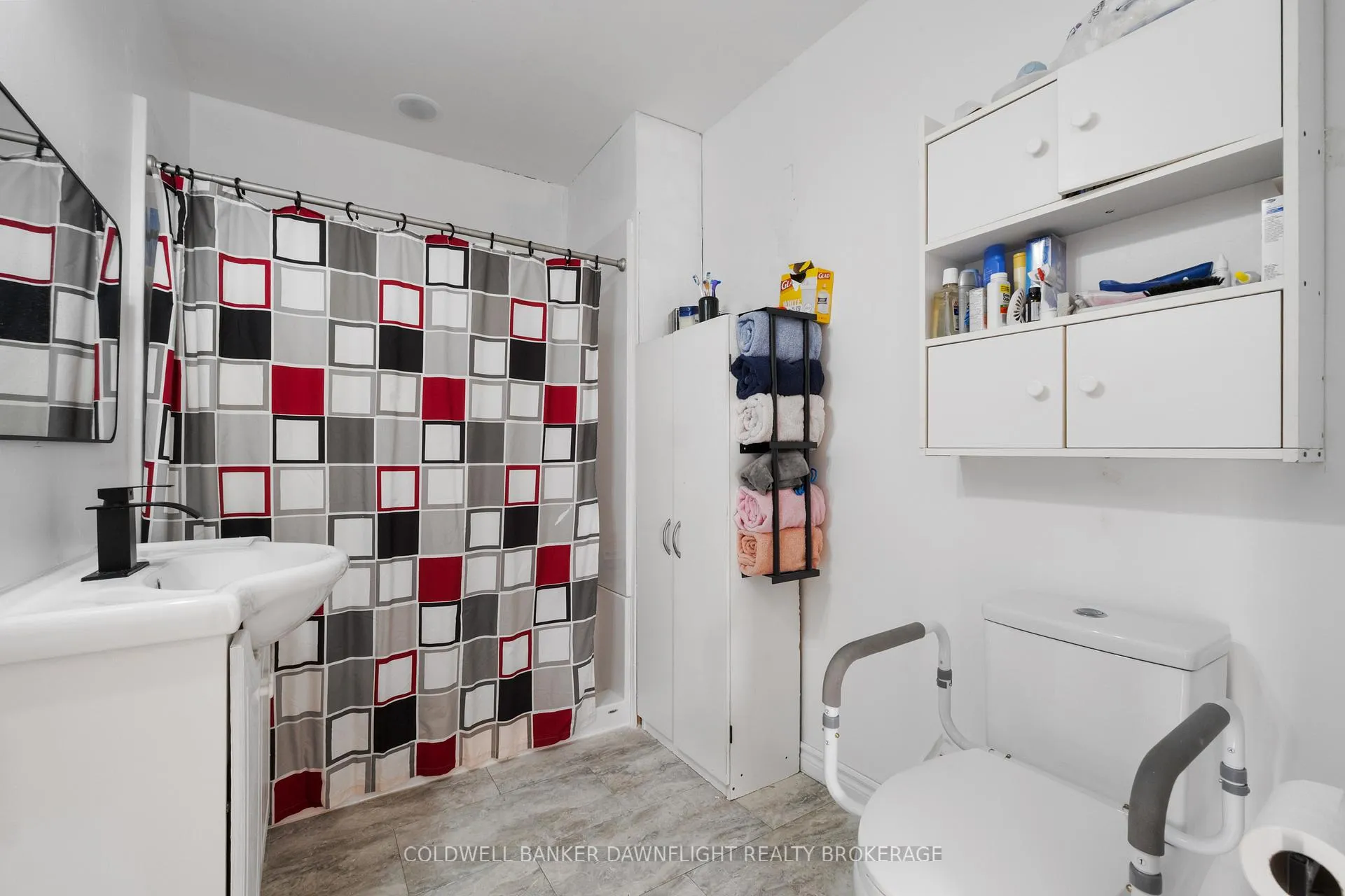 Photo 13 of 18 Bismark Street, Bluewater, Zurich — HOMEH
