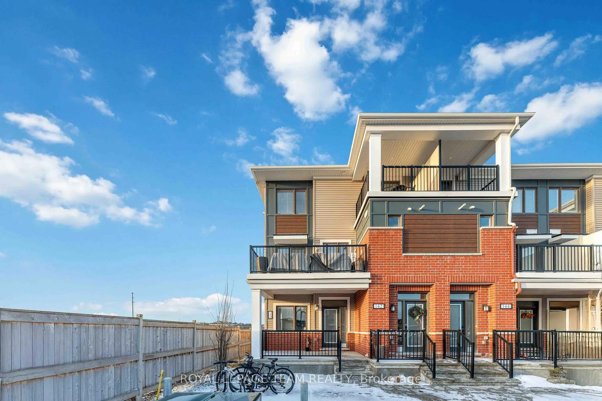 Photo 1 of 140 Walleye Private, Ottawa, Barrhaven - Half Moon Bay — HOMEH