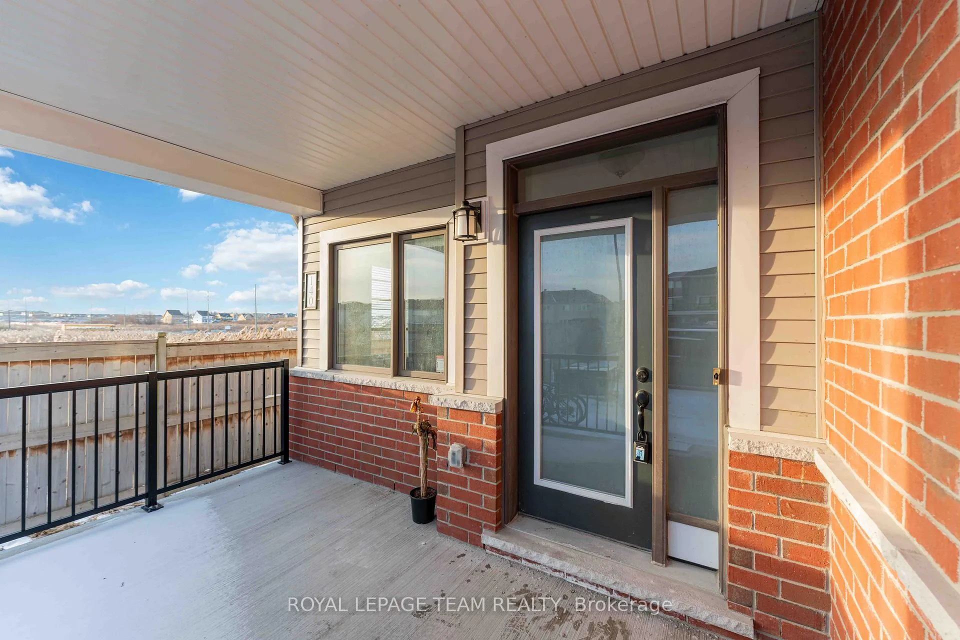 Photo 3 of 140 Walleye Private, Ottawa, Barrhaven - Half Moon Bay — HOMEH