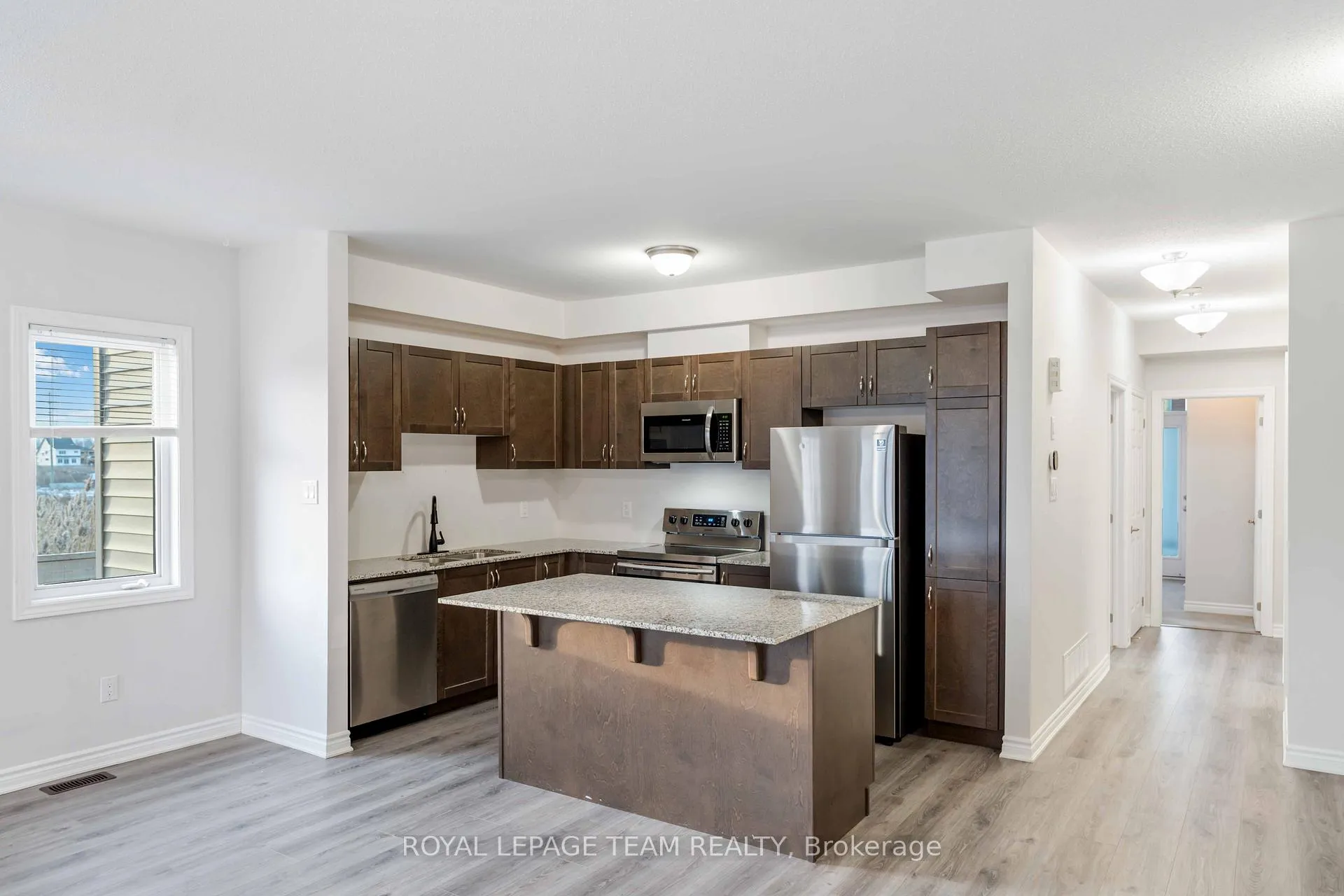 Photo 9 of 140 Walleye Private, Ottawa, Barrhaven - Half Moon Bay — HOMEH