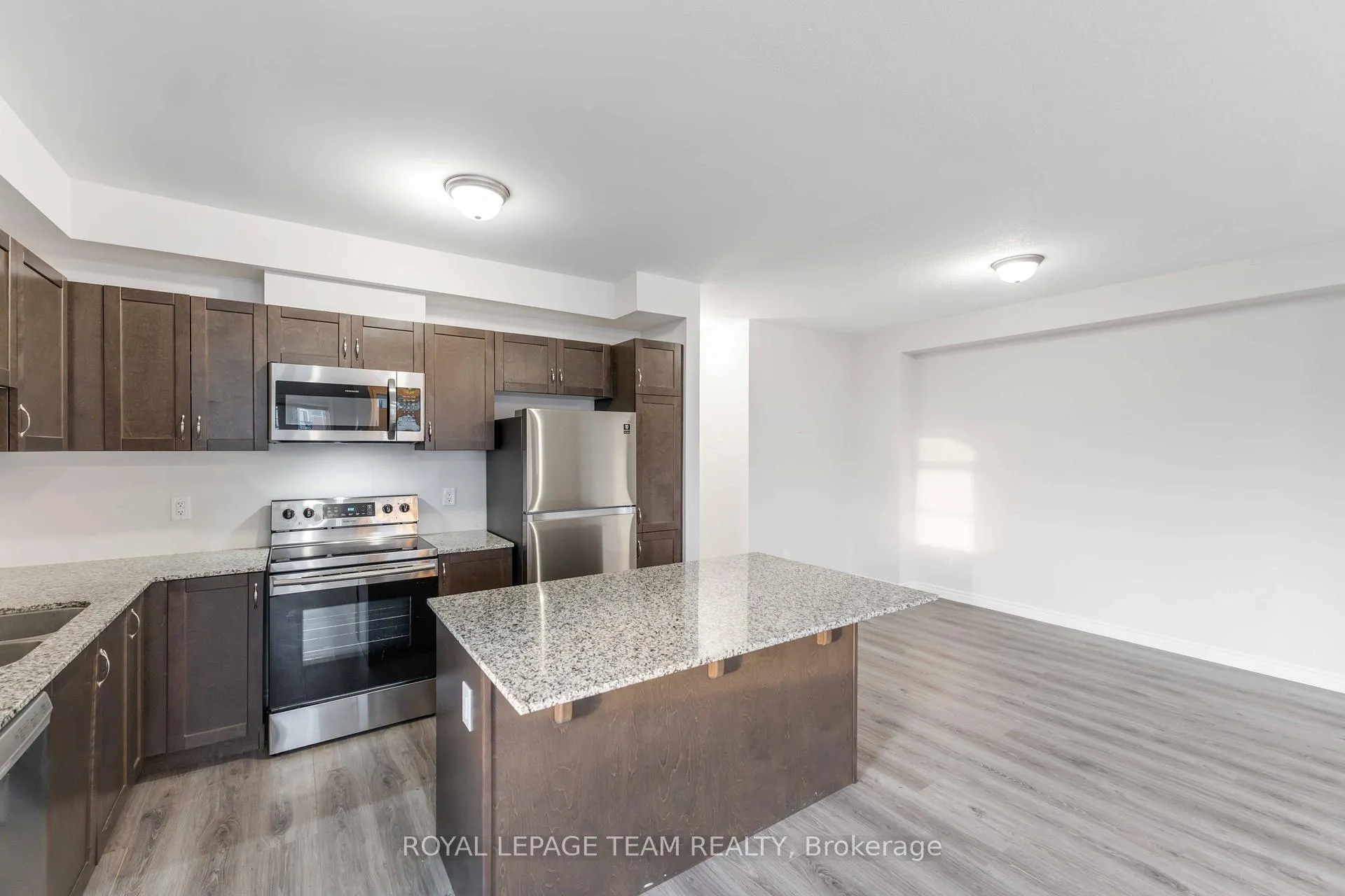 Photo 10 of 140 Walleye Private, Ottawa, Barrhaven - Half Moon Bay — HOMEH