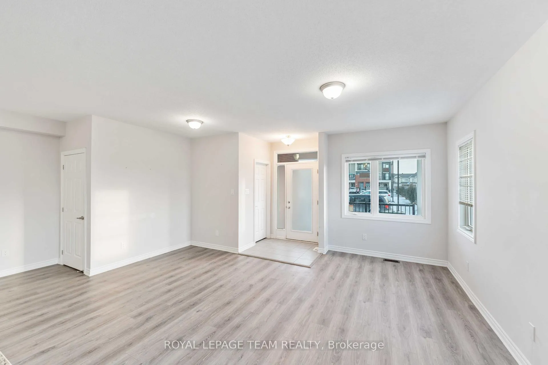 Photo 11 of 140 Walleye Private, Ottawa, Barrhaven - Half Moon Bay — HOMEH