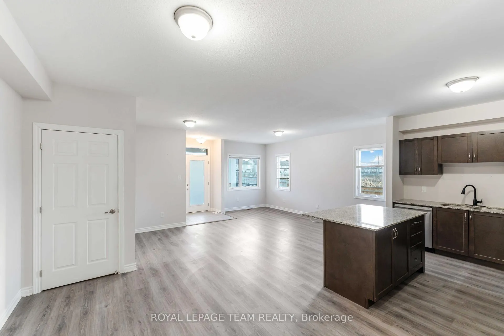 Photo 13 of 140 Walleye Private, Ottawa, Barrhaven - Half Moon Bay — HOMEH