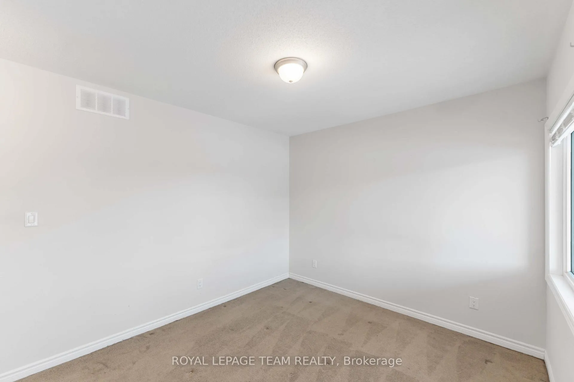 Photo 15 of 140 Walleye Private, Ottawa, Barrhaven - Half Moon Bay — HOMEH