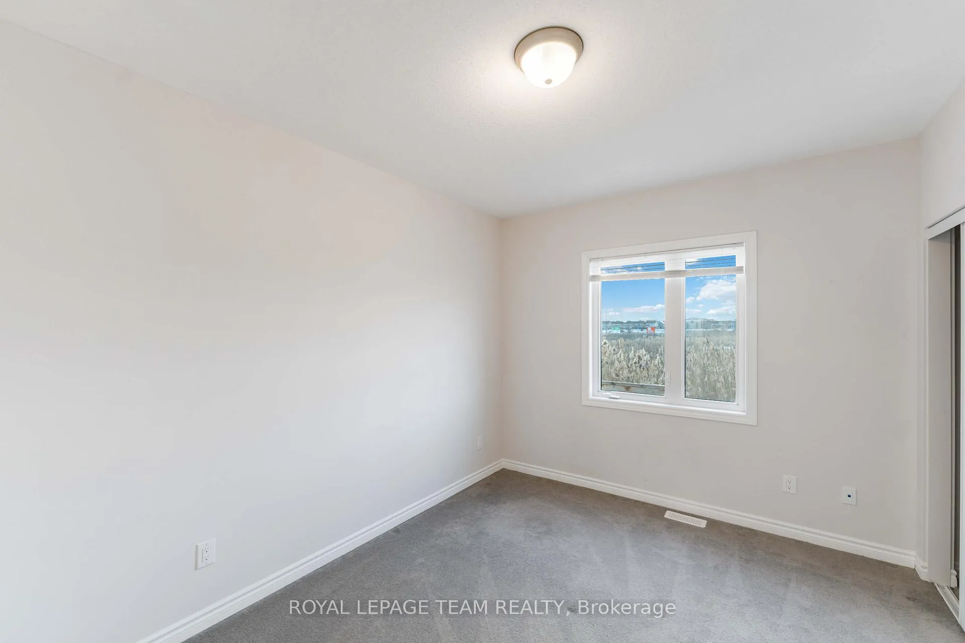 Photo 19 of 140 Walleye Private, Ottawa, Barrhaven - Half Moon Bay — HOMEH