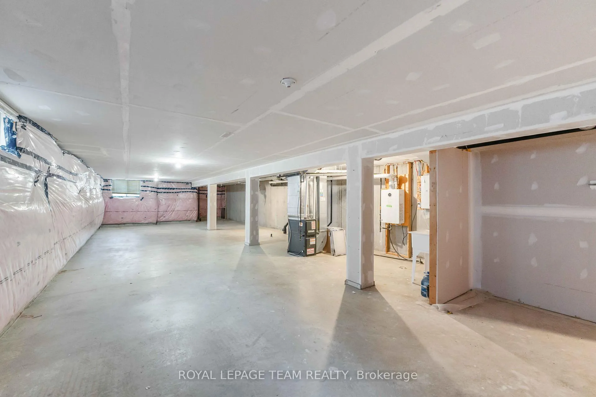 Photo 26 of 140 Walleye Private, Ottawa, Barrhaven - Half Moon Bay — HOMEH
