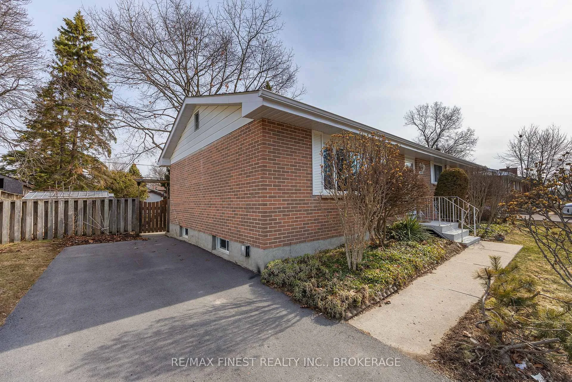 Photo 6 of 1076 Lincoln Drive, Kingston, South of Taylor-Kidd Blvd — HOMEH
