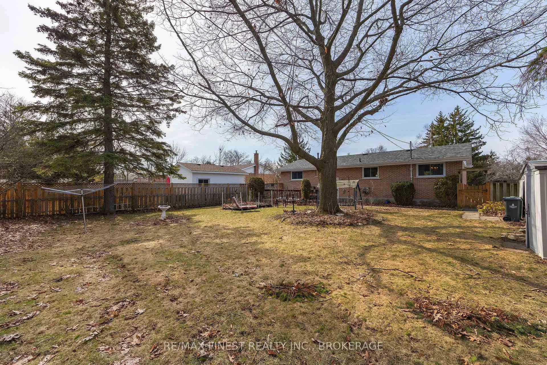 Photo 11 of 1076 Lincoln Drive, Kingston, South of Taylor-Kidd Blvd — HOMEH