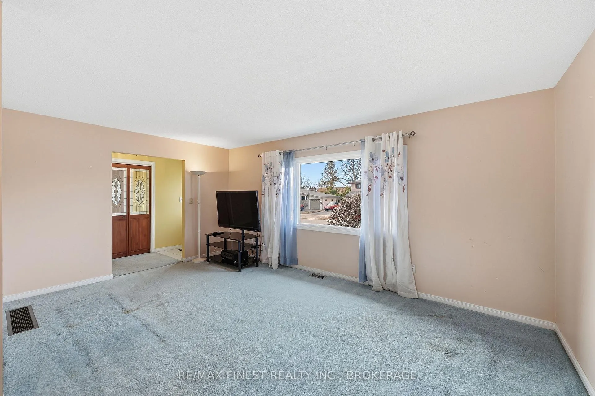 Photo 17 of 1076 Lincoln Drive, Kingston, South of Taylor-Kidd Blvd — HOMEH
