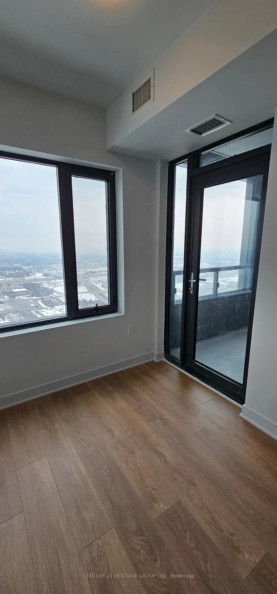 Photo 3 of Unit 4104, 2920 Highway 7, Vaughan, Concord — HOMEH