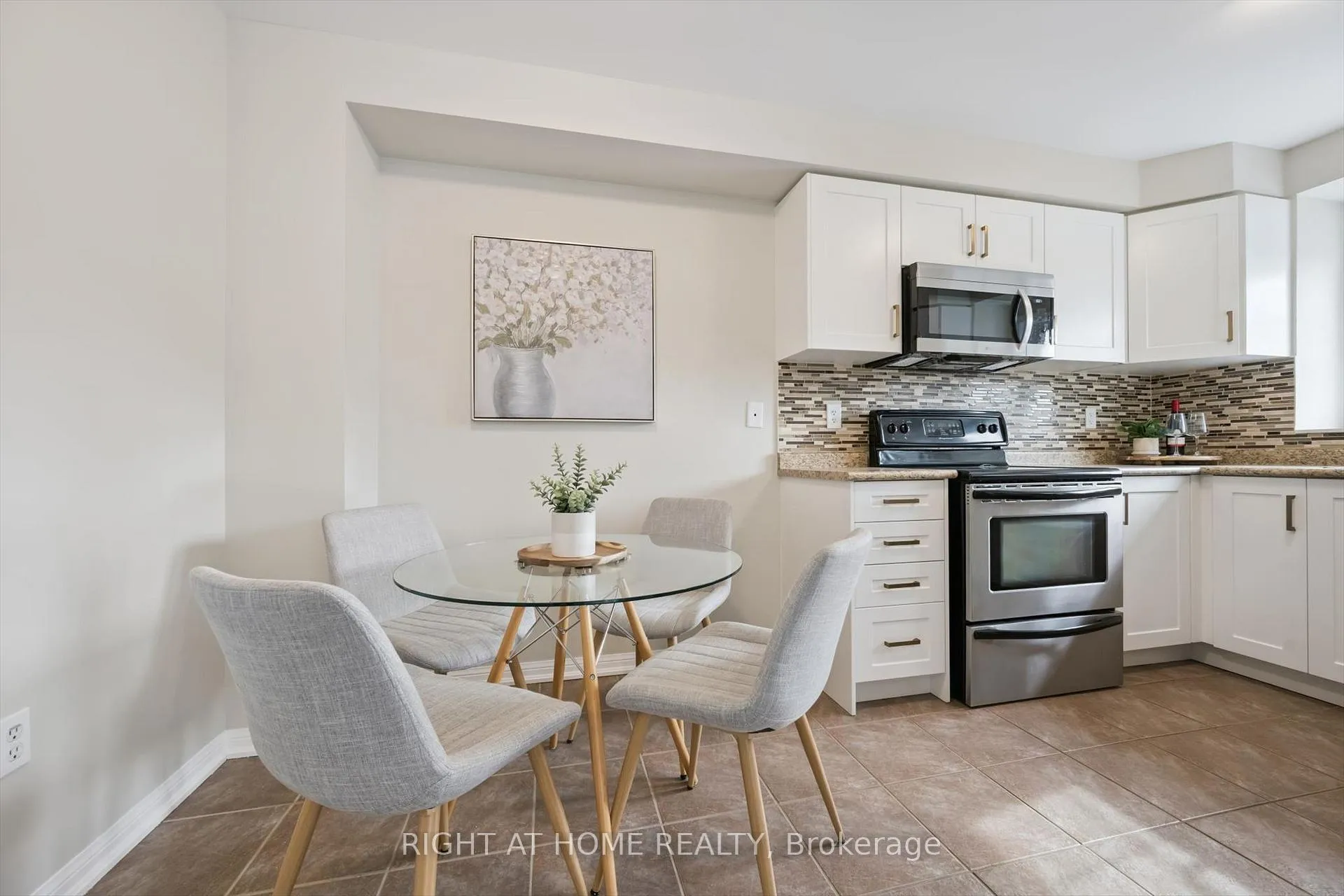 Photo 9 of Unit 15, 620 Ferguson Drive, Milton, Beaty — HOMEH
