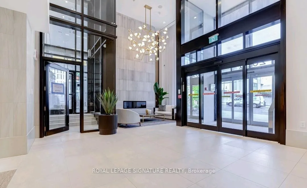 Photo 2 of Unit 210, 2020 Bathurst Street, Toronto, Humewood-Cedarvale — HOMEH