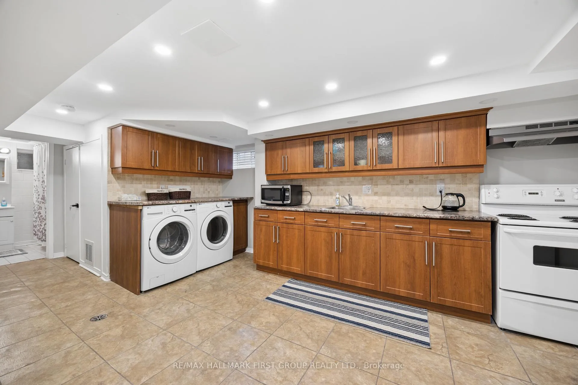 Photo 10 of Unit Lower, 846 Reytan Boulevard, Pickering, Bay Ridges — HOMEH