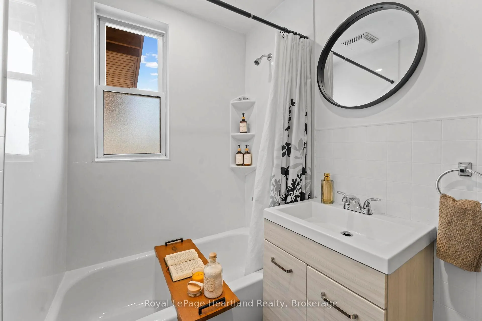 Photo 13 of 171 Huron Road, Goderich, Goderich (Town) — HOMEH