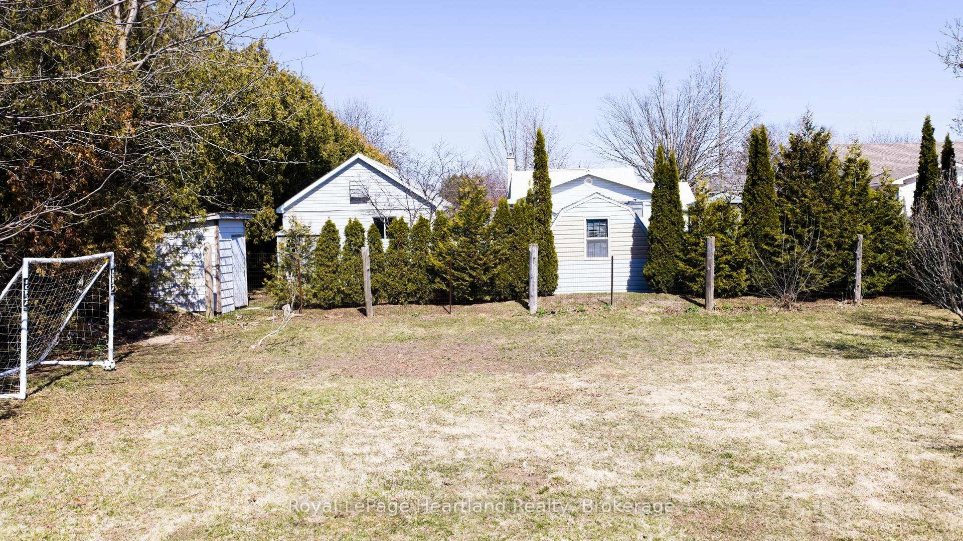 Photo 19 of 171 Huron Road, Goderich, Goderich (Town) — HOMEH