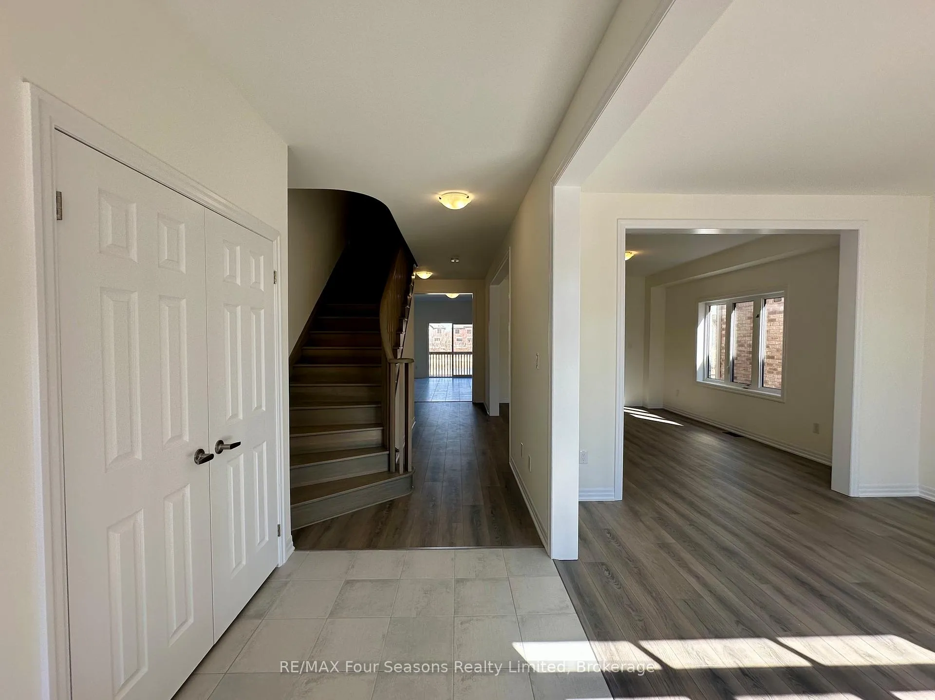 Photo 7 of 211 Stayner Street, Clearview, Stayner — HOMEH