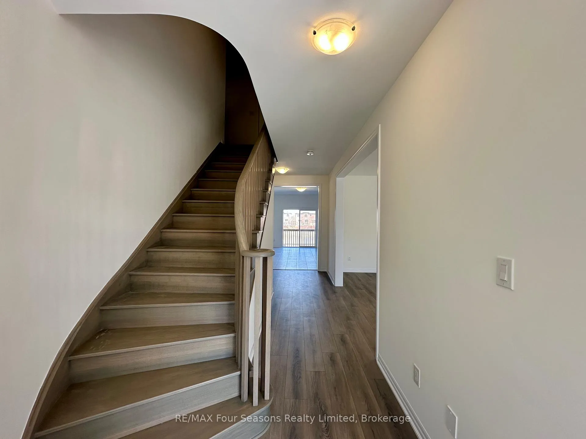 Photo 8 of 211 Stayner Street, Clearview, Stayner — HOMEH