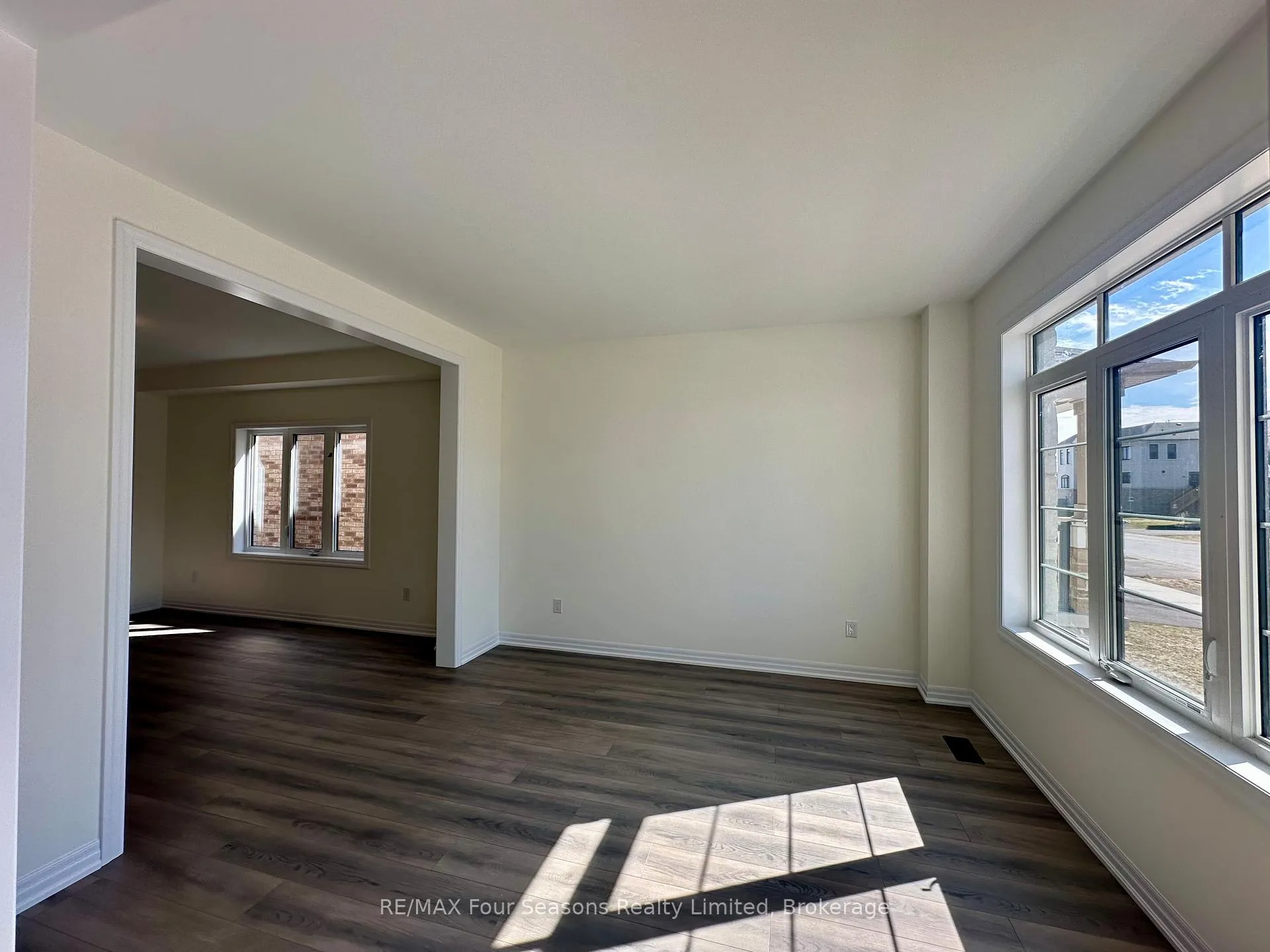 Photo 9 of 211 Stayner Street, Clearview, Stayner — HOMEH