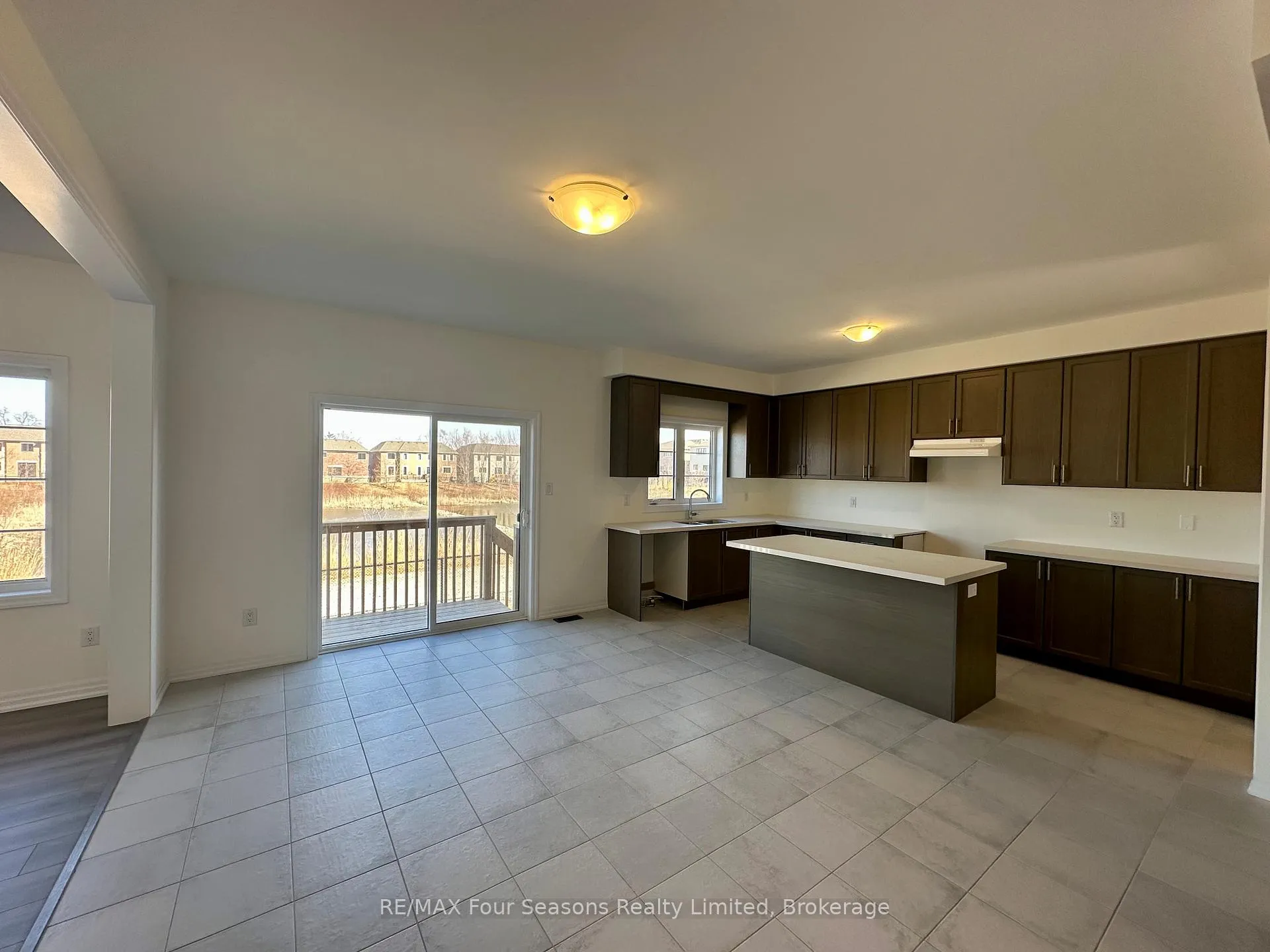 Photo 14 of 211 Stayner Street, Clearview, Stayner — HOMEH