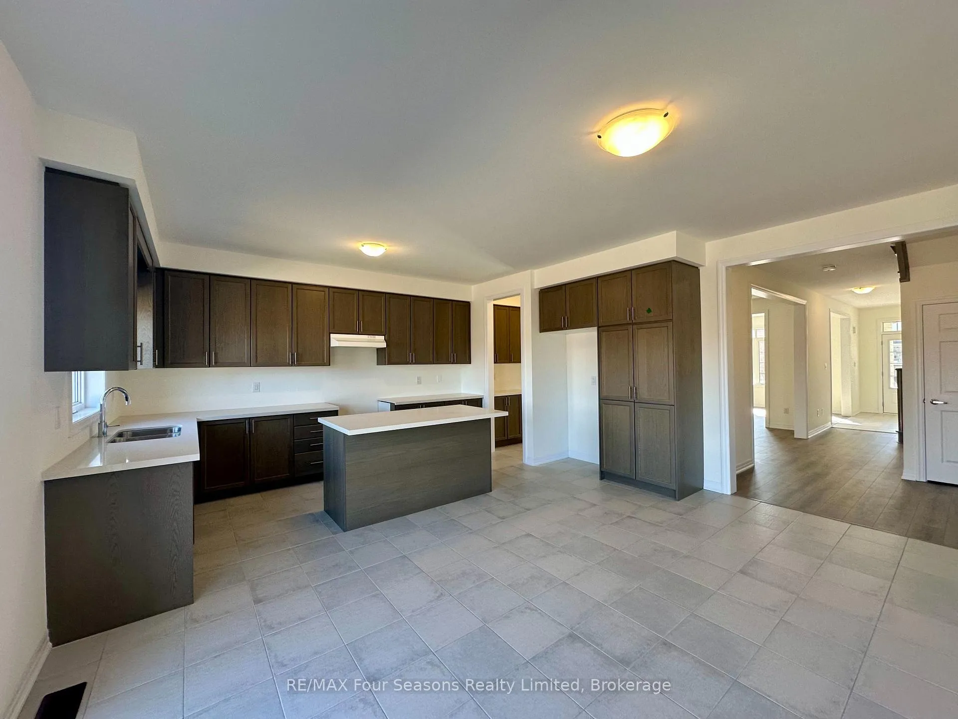 Photo 16 of 211 Stayner Street, Clearview, Stayner — HOMEH